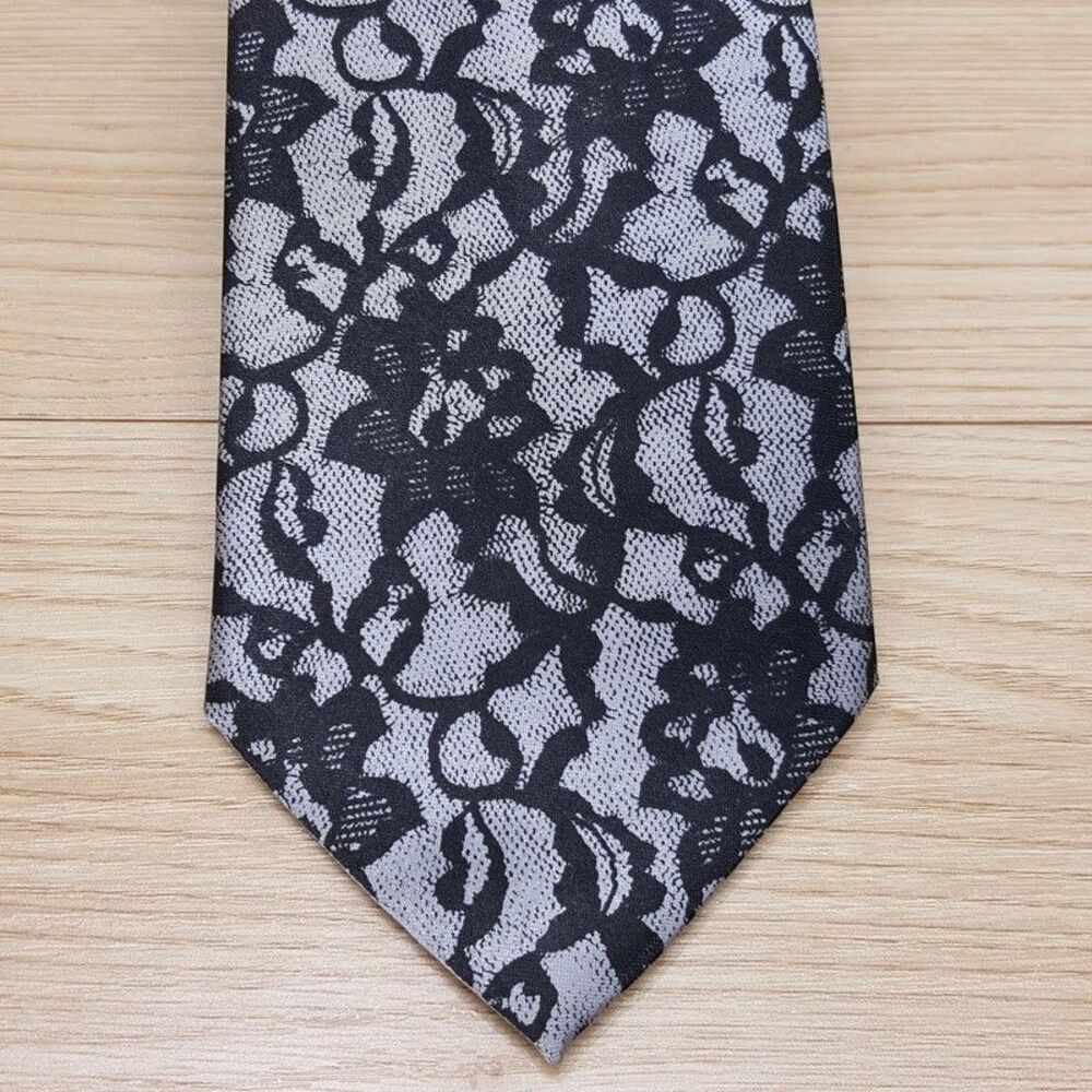 CYBEROPTIX Mens Neck Tie Silver Black Lace Modern Classic Necktie